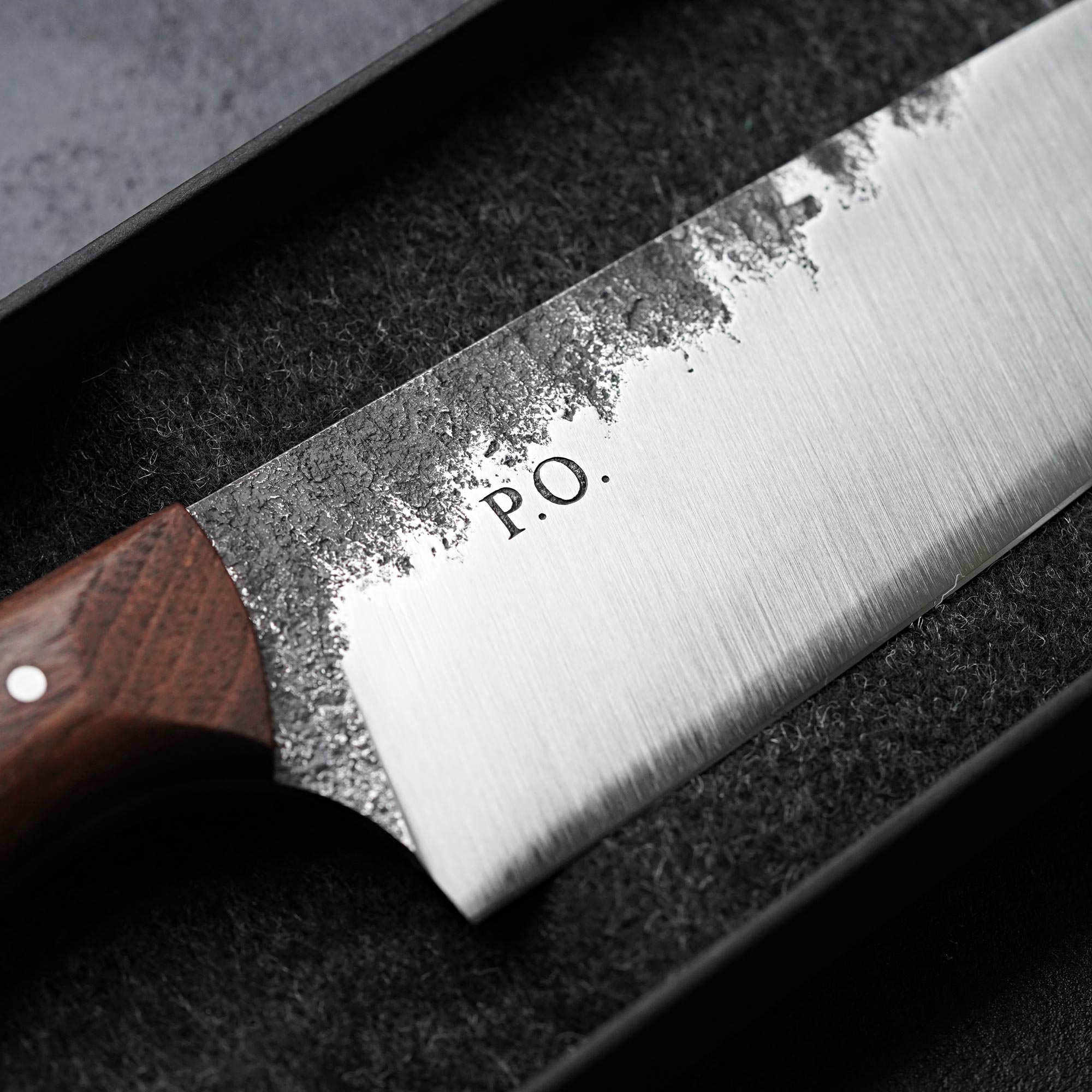 Gravur auf Handgeschmiedetem Kochmesser