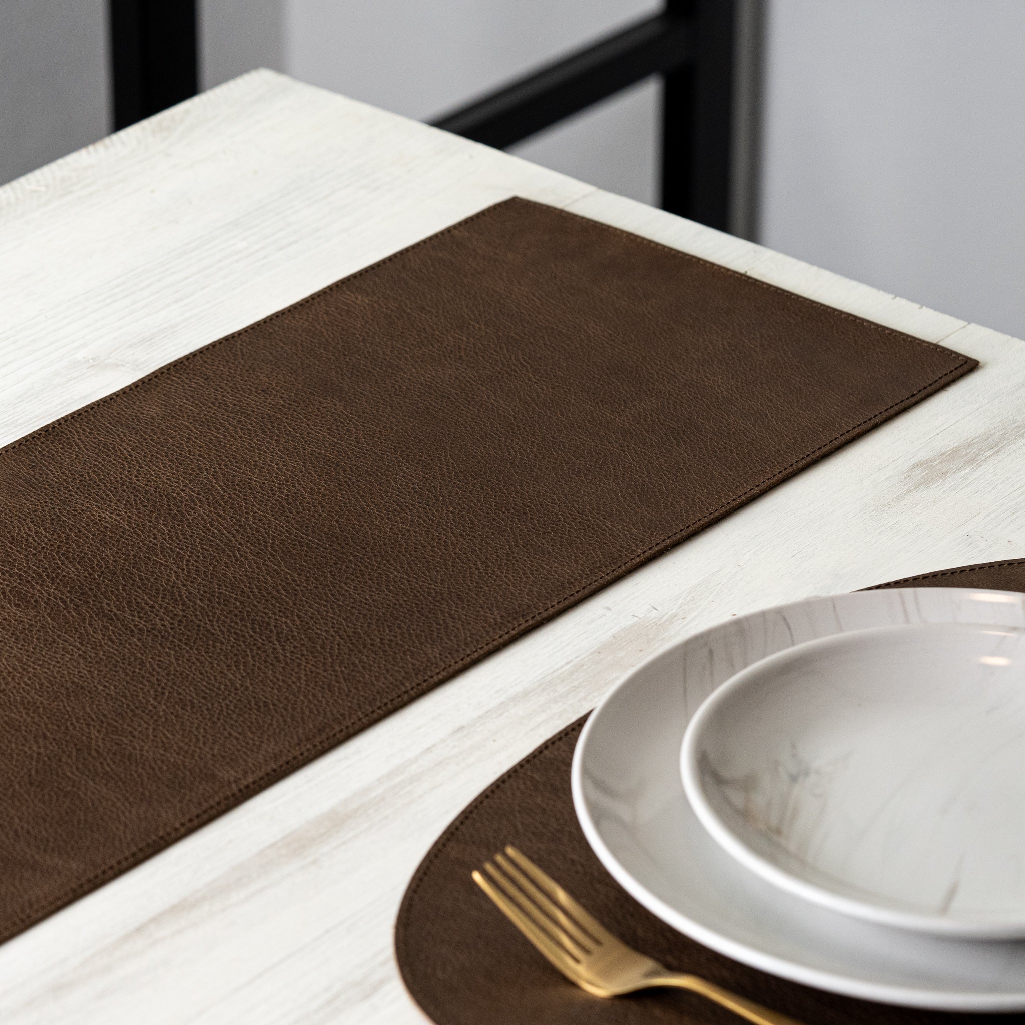Premium Echtleder Tischläufer | Abwaschbar und Robust 25 cm – Rohleder 160 | x AT