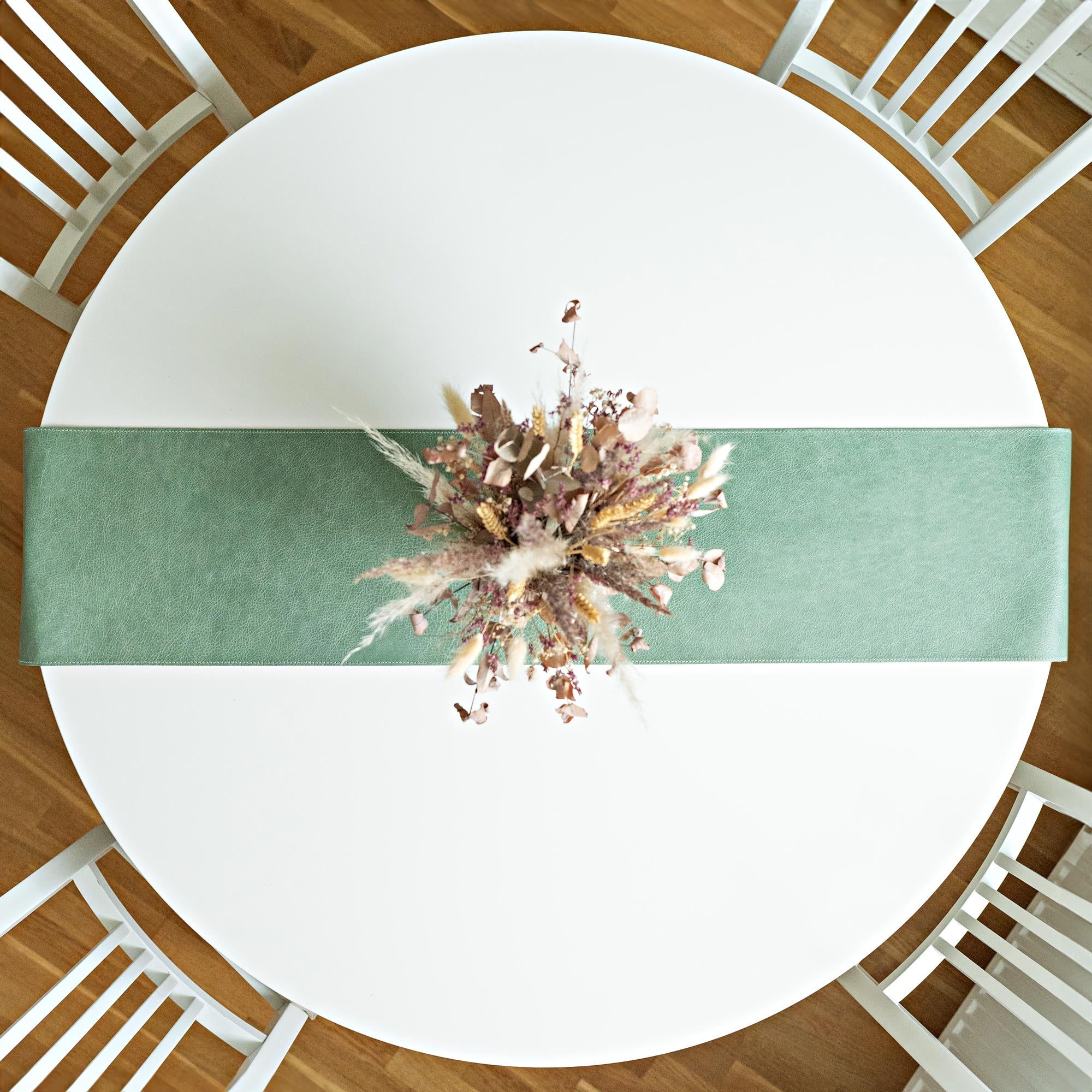 Tischläufer aus Leder grün