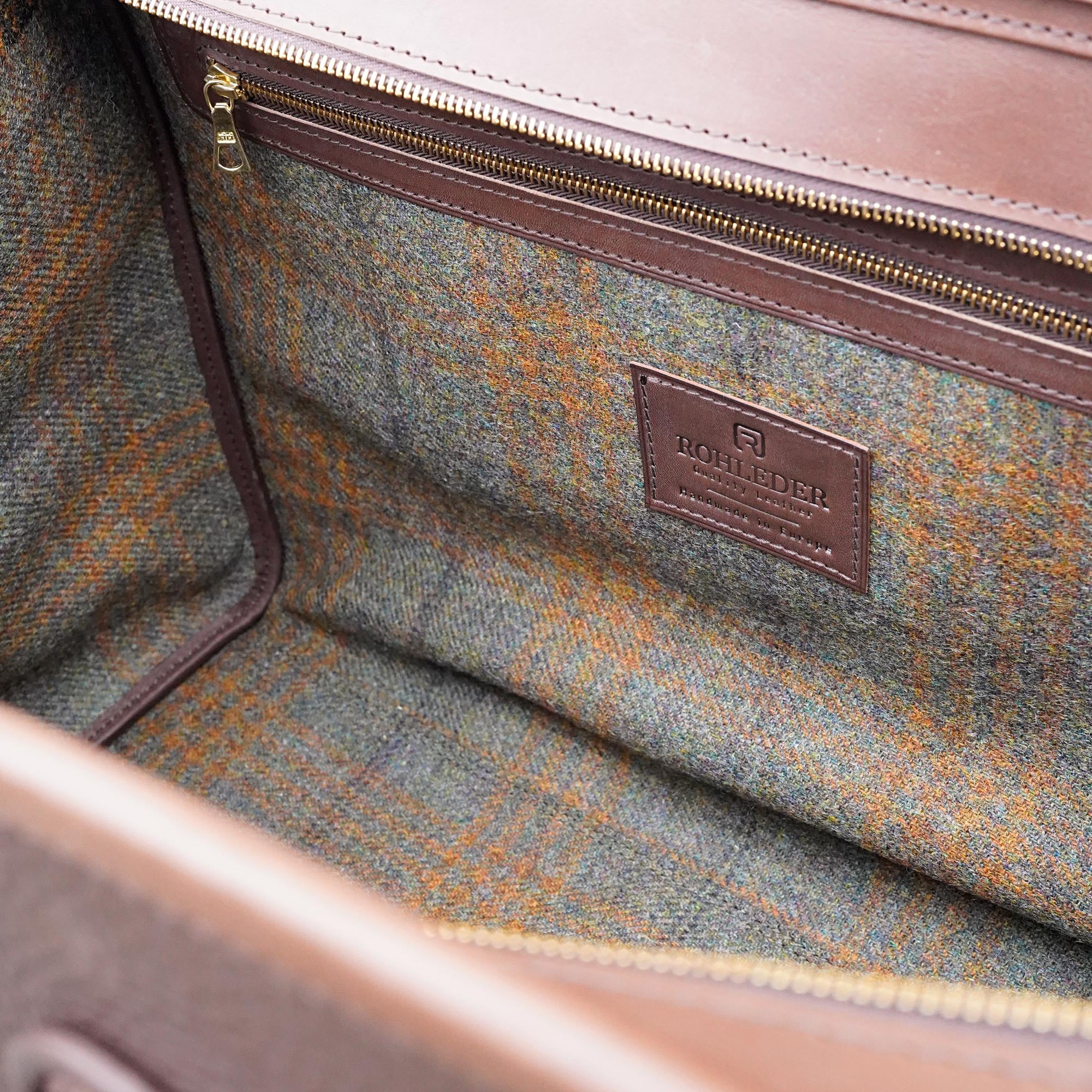 ancien marron cuir valise avec laiton Matériel et solide gérer ancien marron cuir valise avec laiton Matériel et solide gérer