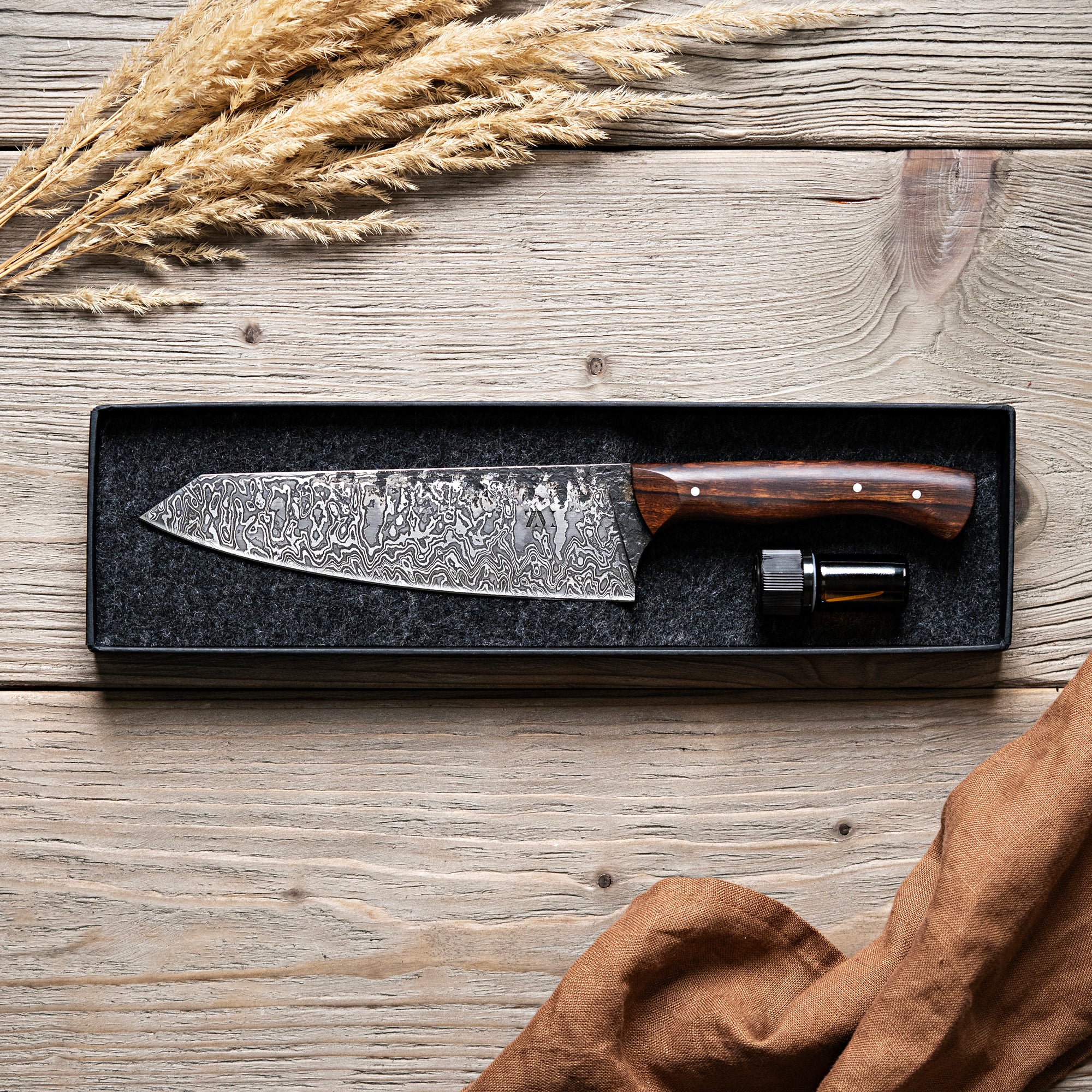 Wüsteneisen Holz Griff auf Damaststahl Messer
